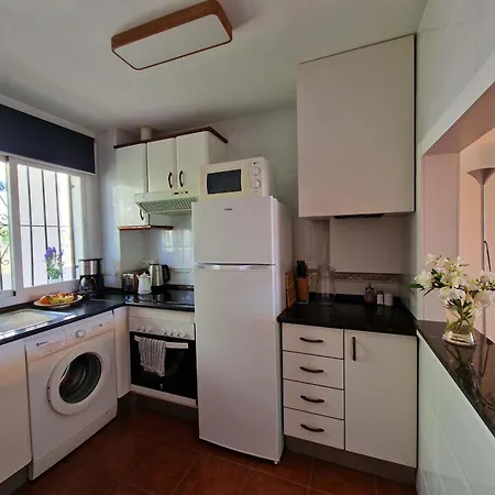 Shr062 Two Bedroom Valparaiso In Apartment Nerja